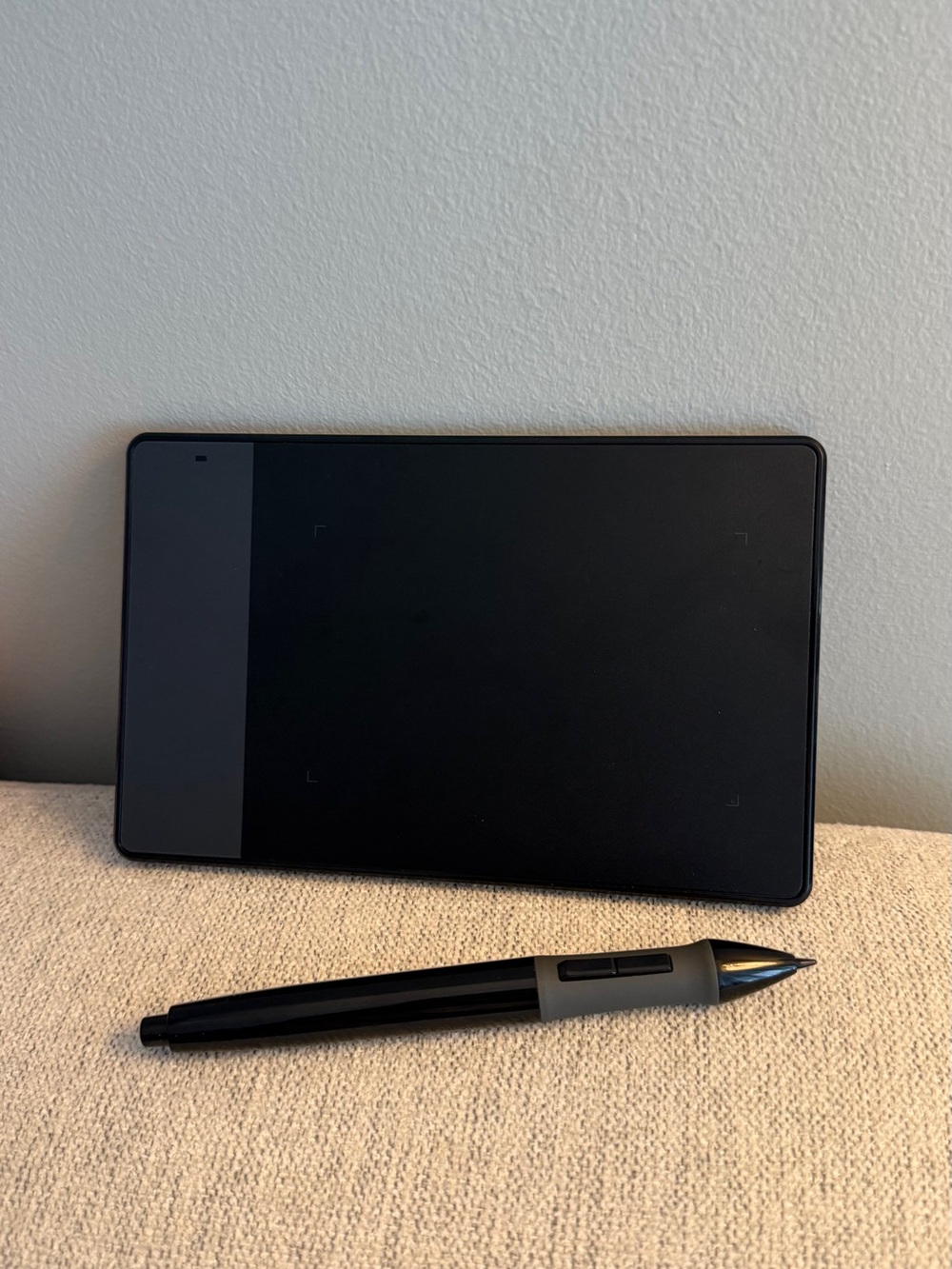 Huion 420 Small Graphics Drawing Tablet with Pen